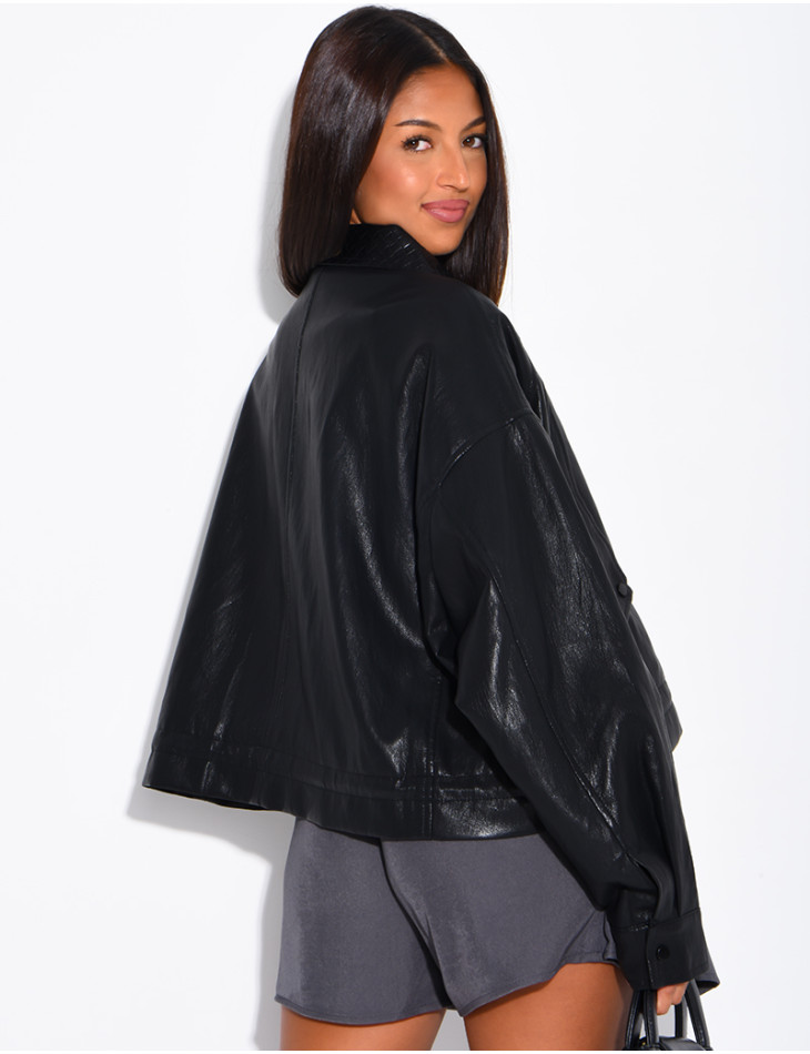 Kurze Jacke aus Kunstleder