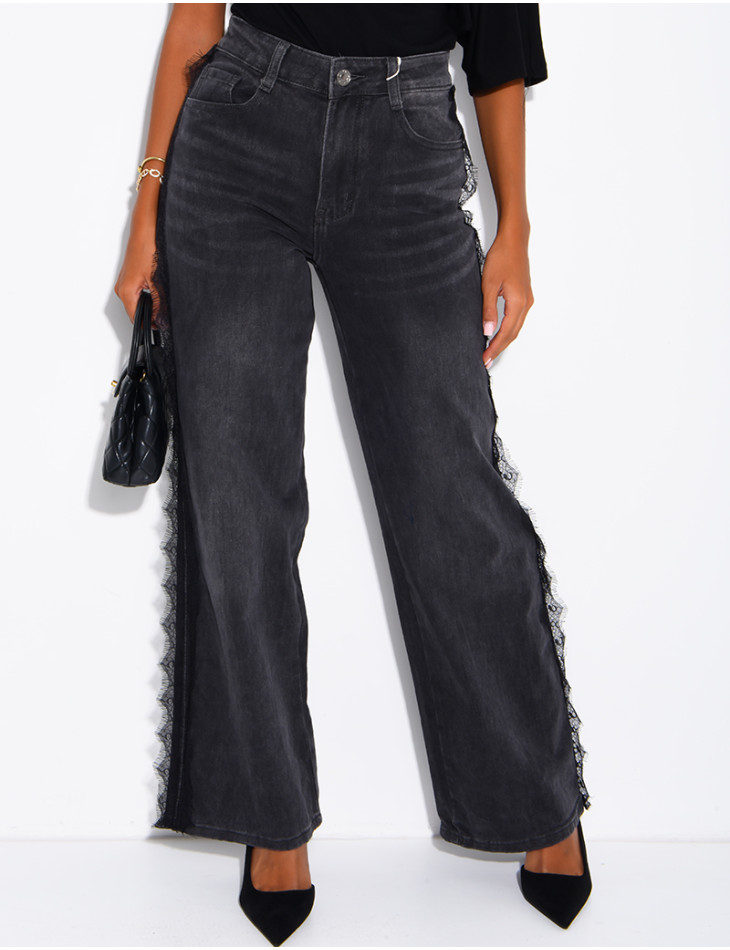 Jeans wide leg délavé à empiècements dentelle sur les côtés