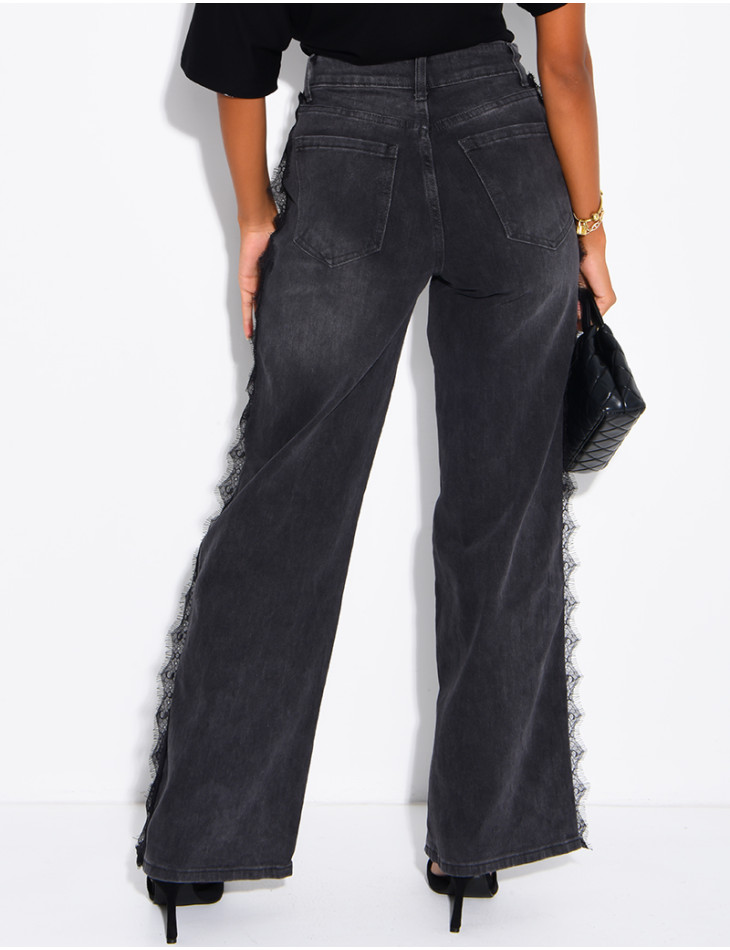 Jeans wide leg délavé à empiècements dentelle sur les côtés