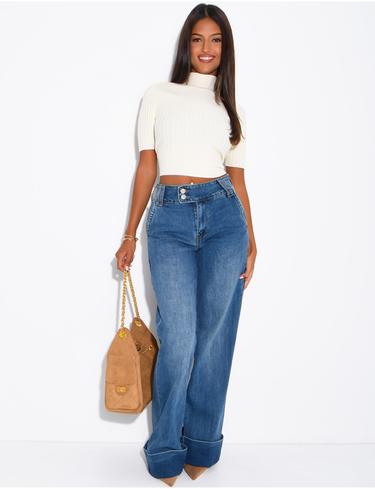 High-waisted, straight-leg jeans with cuffs