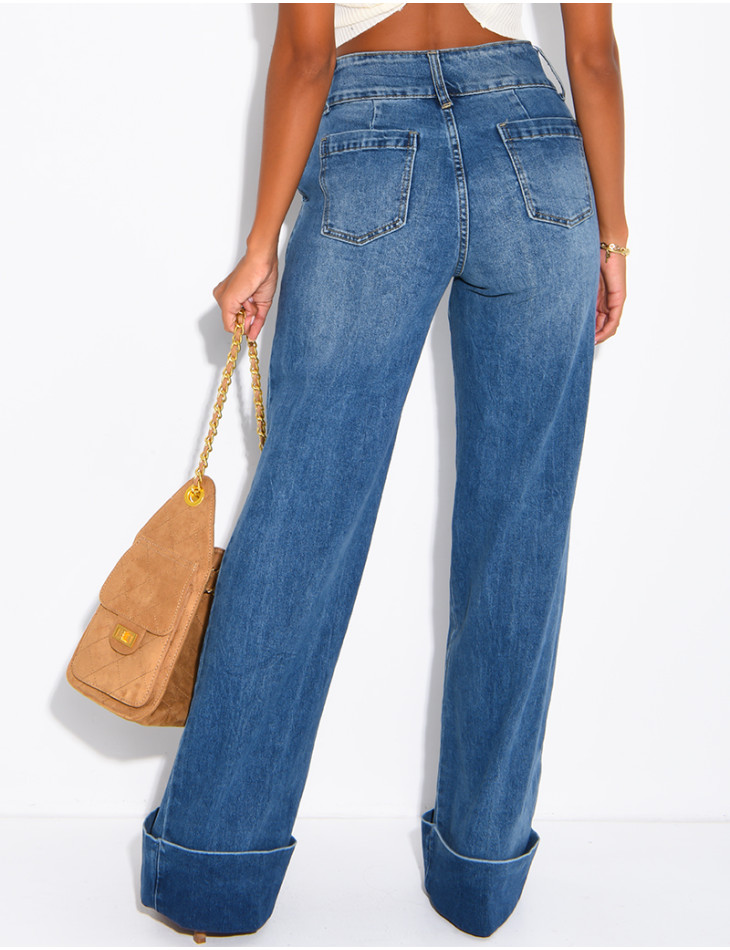 High-waisted, straight-leg jeans with cuffs