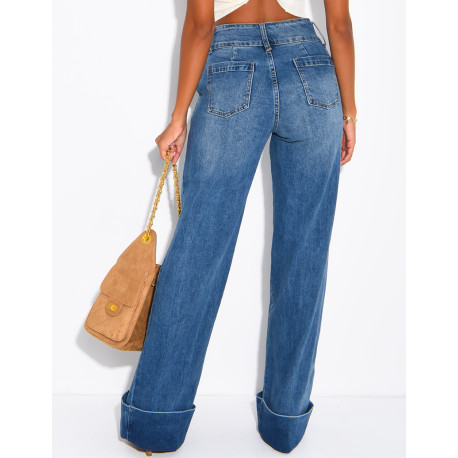 High-waisted, straight-leg jeans with cuffs