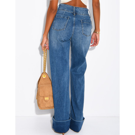 High-waisted, straight-leg jeans with cuffs