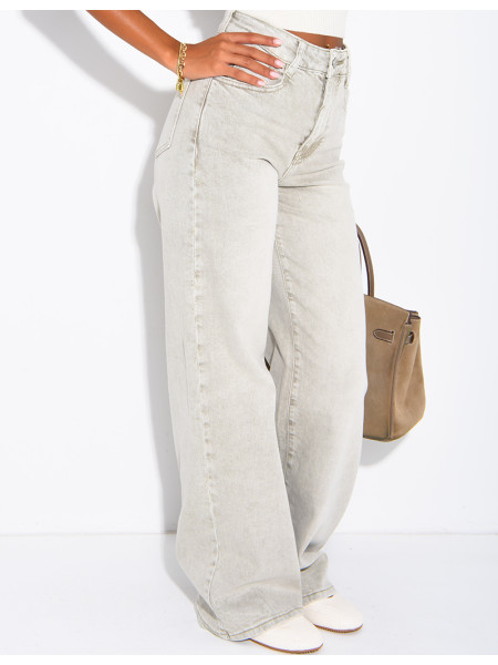 High-waisted, straight-leg jeans with a vintage wash