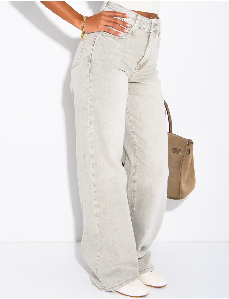 High-waisted, straight-leg jeans with a vintage wash