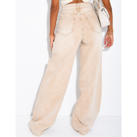 High-waisted, straight-leg jeans with a vintage wash