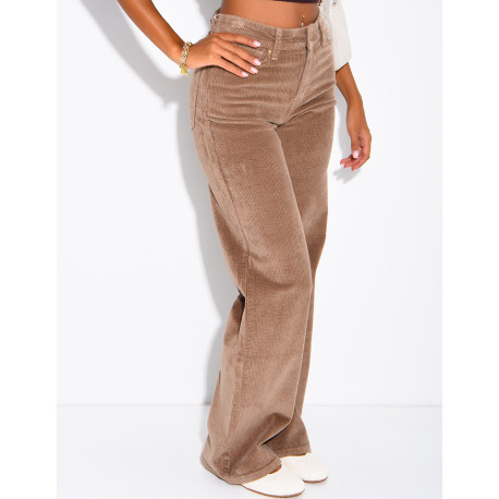 Jeans mit geradem Schnitt aus Cord