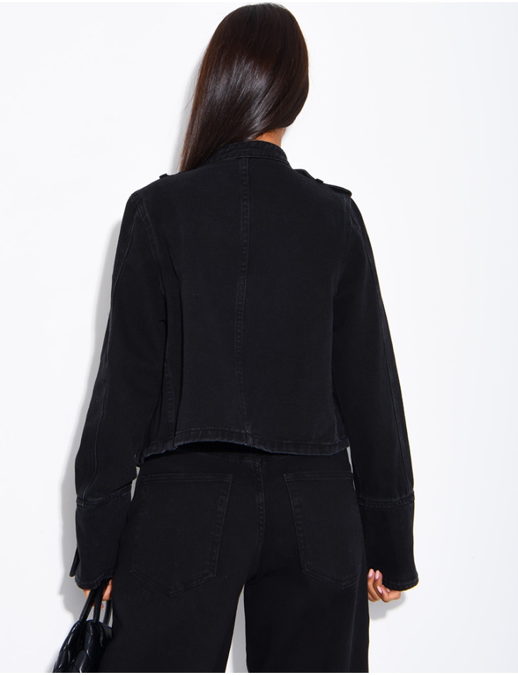 Jeansjacke mit Offiziersknöpfen