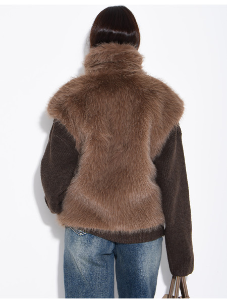 Ärmellose Jacke aus Kunstfell mit Stehkragen