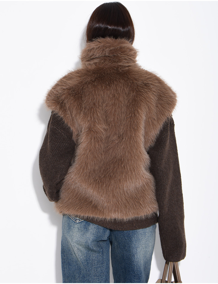 Ärmellose Jacke aus Kunstfell mit Stehkragen