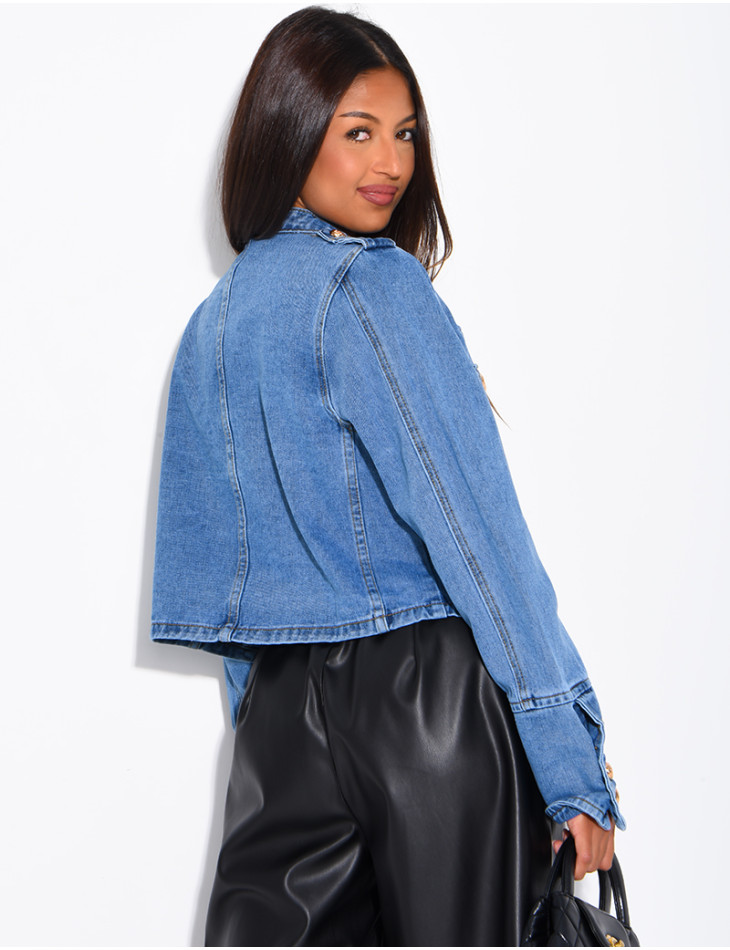 Jeansjacke mit Offiziersknöpfen