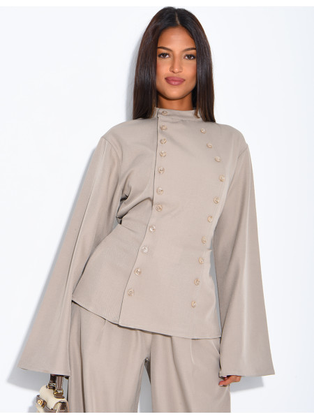 Button-down blouse with a tie at the back