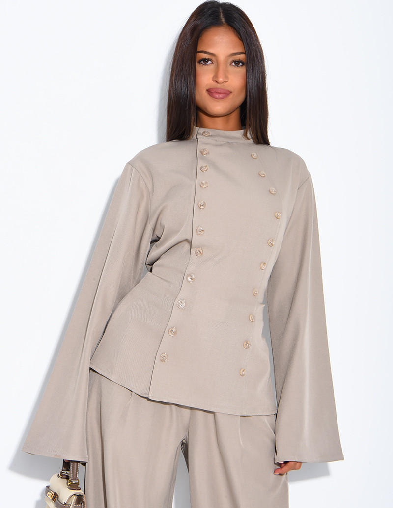 Blouse boutonnée à nouer...