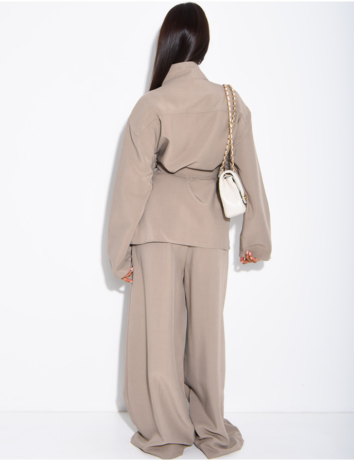 Two-piece set (jacket and trousers)