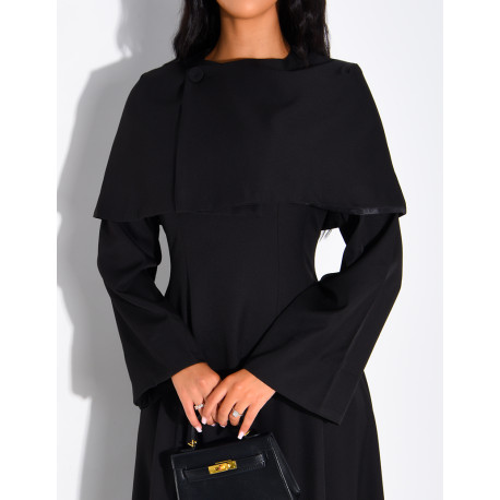 Ensemble robe manches longues à nouer dans le dos et cape
