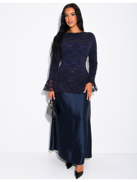 Robe longue satinée avec empiècement en dentelle à nouer dans le dos