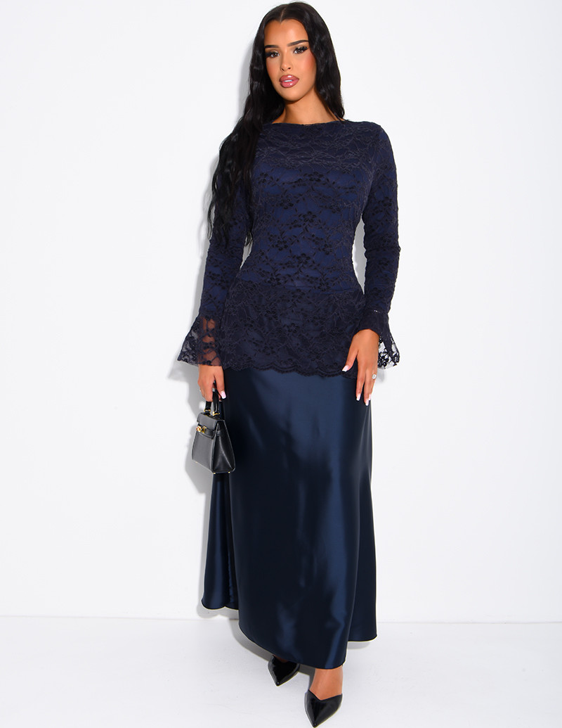 Robe longue satinée avec...