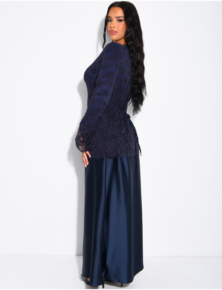 Robe longue satinée avec empiècement en dentelle à nouer dans le dos