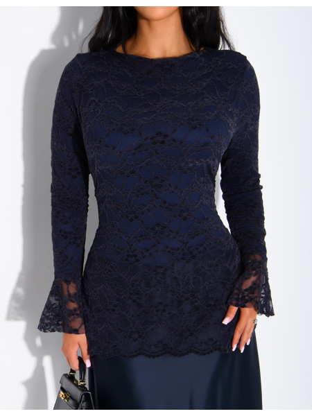 Robe longue satinée avec empiècement en dentelle à nouer dans le dos