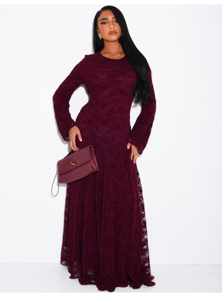 Robe longue en dentelle doublée à nouer dans le dos