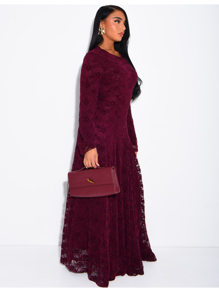 Robe longue en dentelle doublée à nouer dans le dos