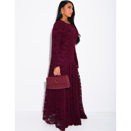 Robe longue en dentelle doublée à nouer dans le dos