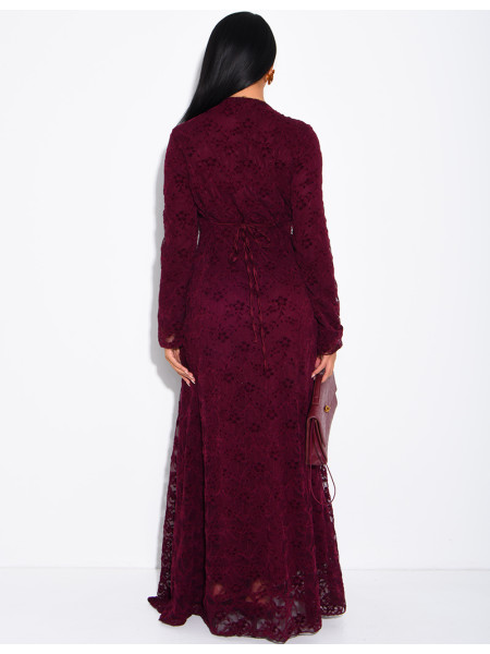 Robe longue en dentelle doublée à nouer dans le dos