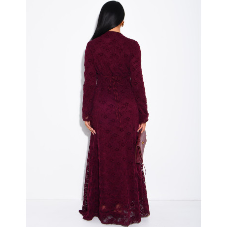 Robe longue en dentelle doublée à nouer dans le dos