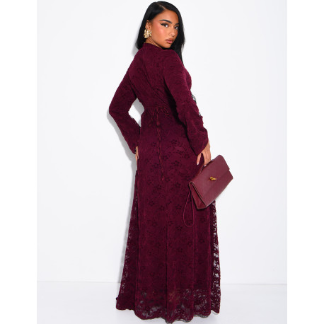 Robe longue en dentelle doublée à nouer dans le dos