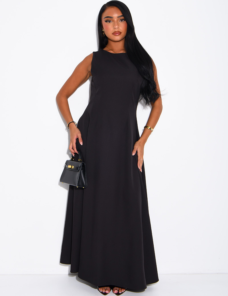 Robe très longue cintrée à...