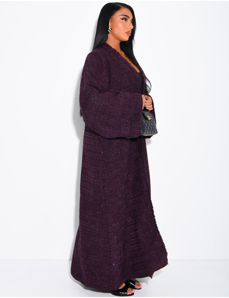 Long, thick kimono with a shimmering finish and a belt