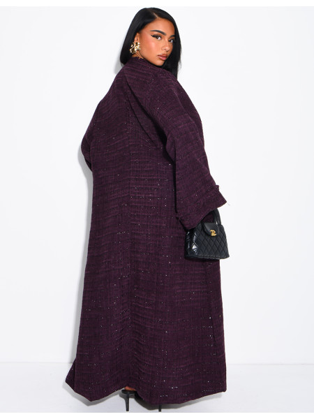 Long, thick kimono with a shimmering finish and a belt