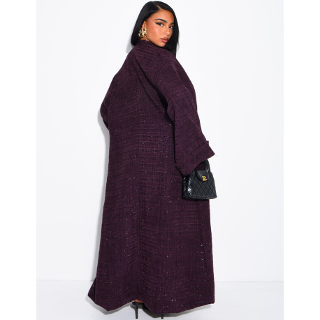 Long, thick kimono with a shimmering finish and a belt