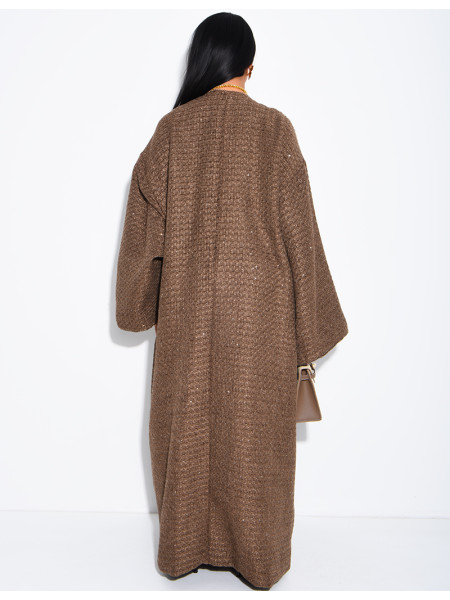 Glänzender, schwerer Kimono mit Gürtel