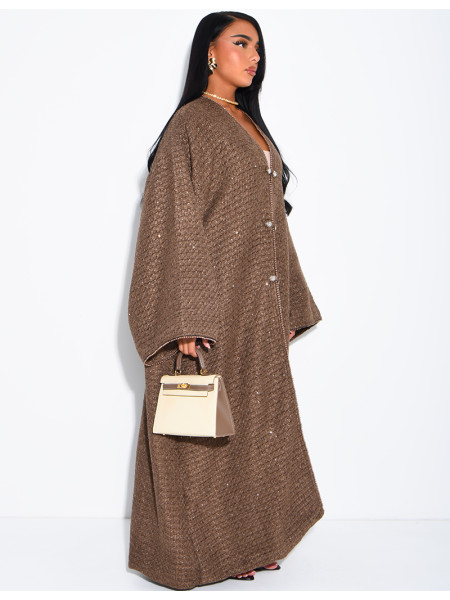 Glänzender, schwerer Kimono mit Gürtel