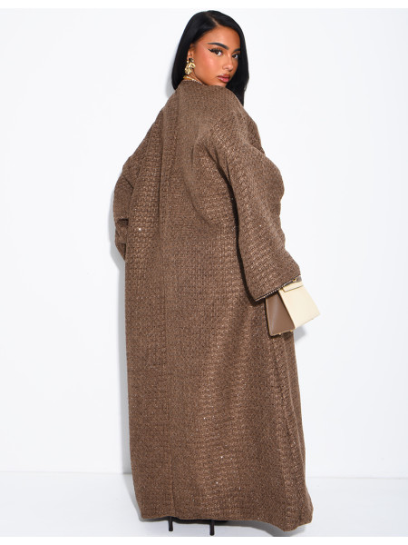 Glänzender, schwerer Kimono mit Gürtel