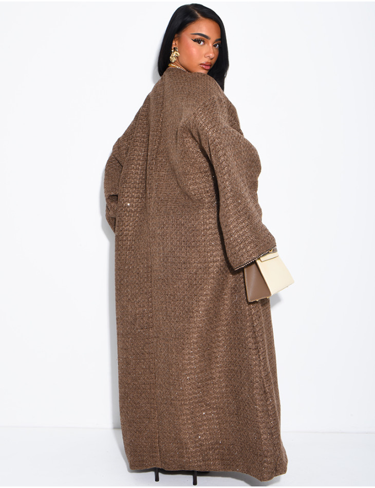 Glänzender, schwerer Kimono mit Gürtel