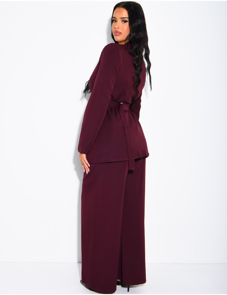 Set aus Blazer mit Stehkragen, im Rücken verstellbar, und gerade geschnittener Hose