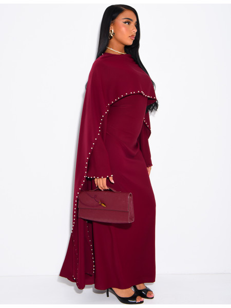 Robe longue ajustée à cape perlée