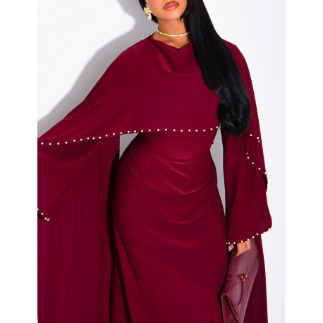 Robe longue ajustée à cape perlée