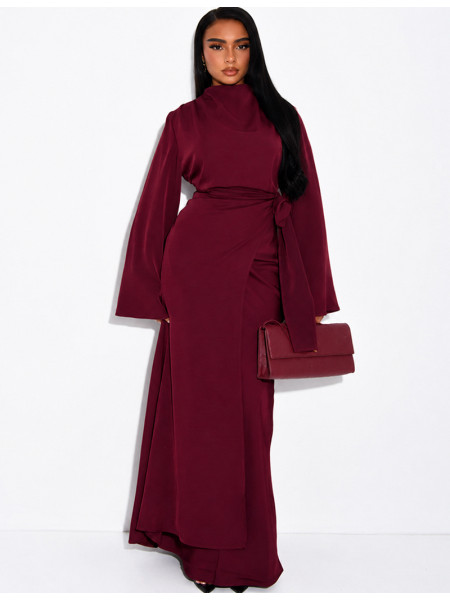 Langes Kleid aus Premium-Satin zum Binden in der Taille.