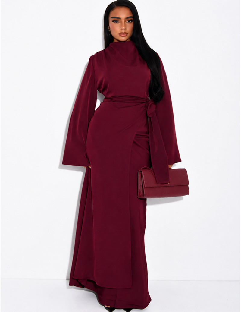 Longue robe en satin...