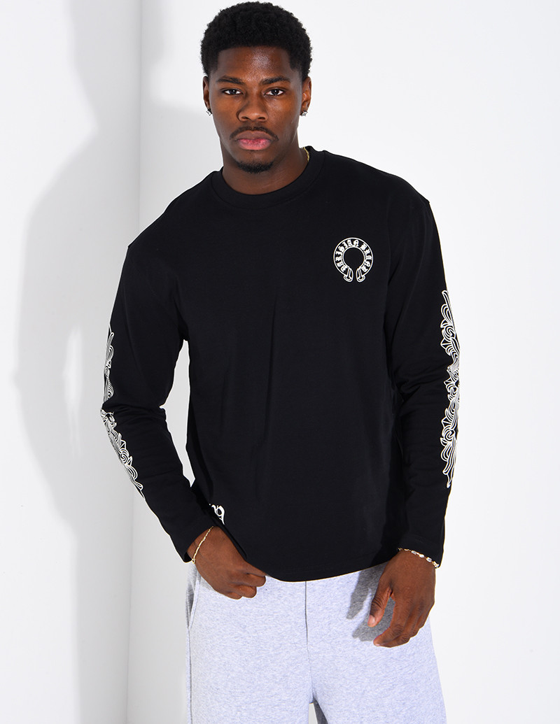 Long-sleeved patterned T-shirt
