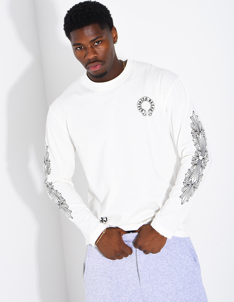 Long-sleeved patterned T-shirt