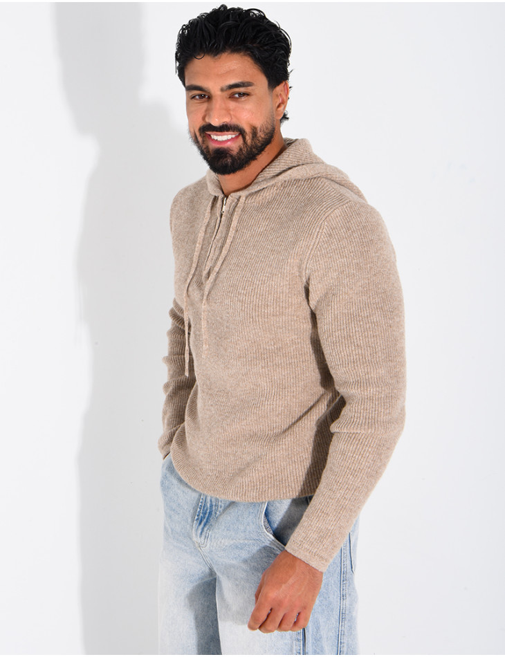 Pull en laine à capuche