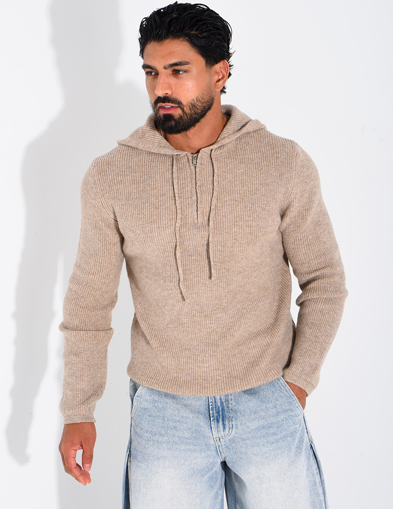 Pull en laine à capuche