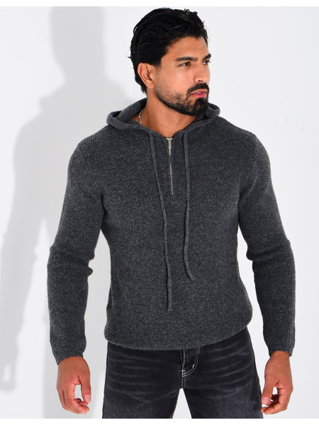 Pull en laine à capuche