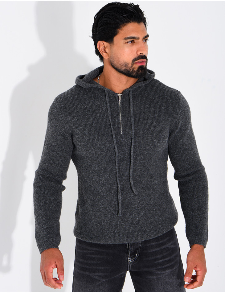 Pull en laine à capuche