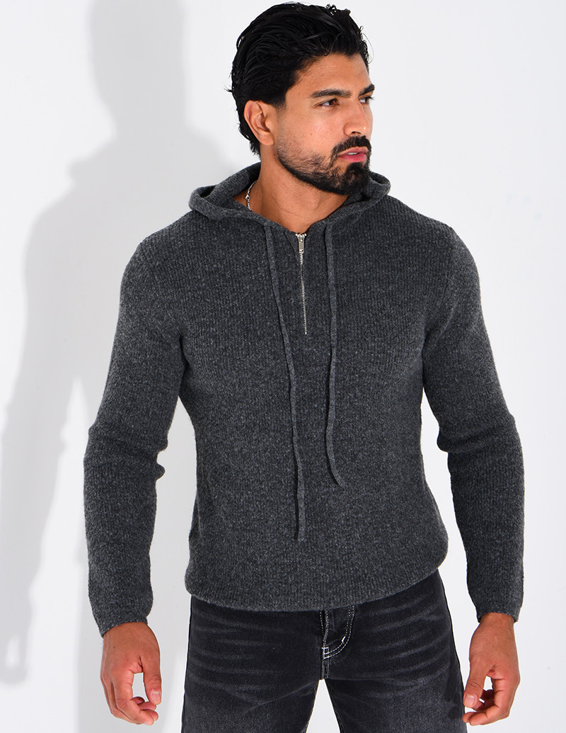 Pull en laine à capuche