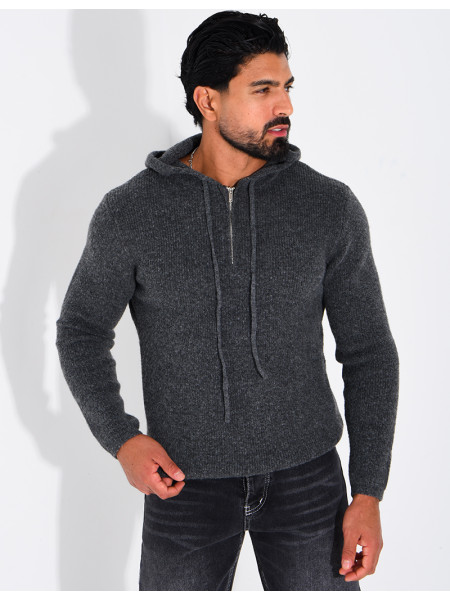 Pull en laine à capuche